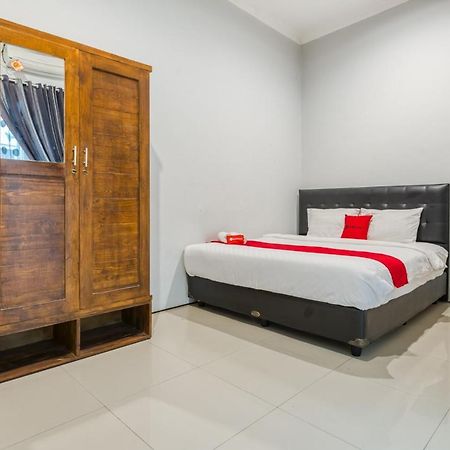 Reddoorz Near Surabaya Zoo Hotel Buitenkant foto