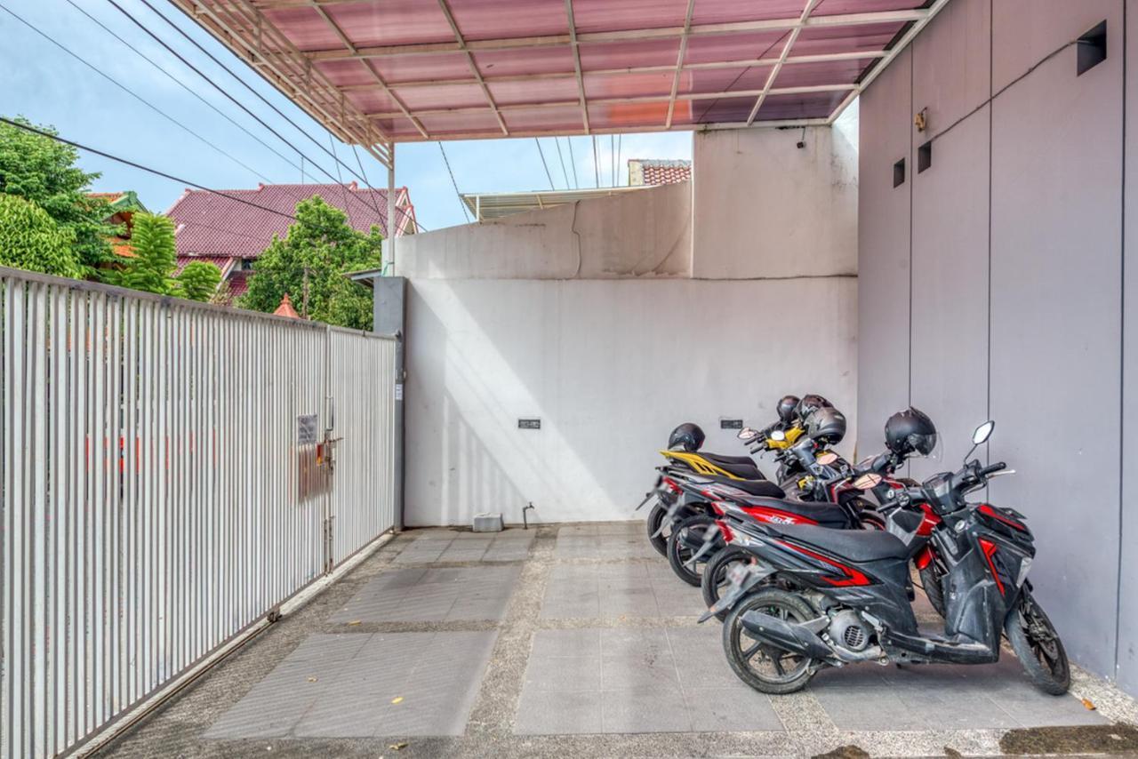 Reddoorz Near Surabaya Zoo Hotel Buitenkant foto